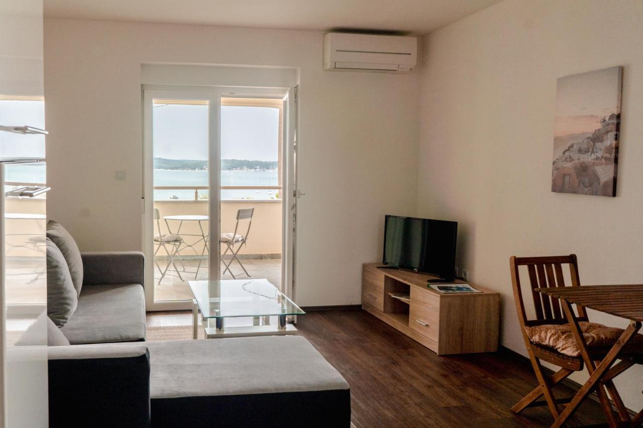 Villa Livi - Luxury Sea View Appartments Medulin Bagian luar foto