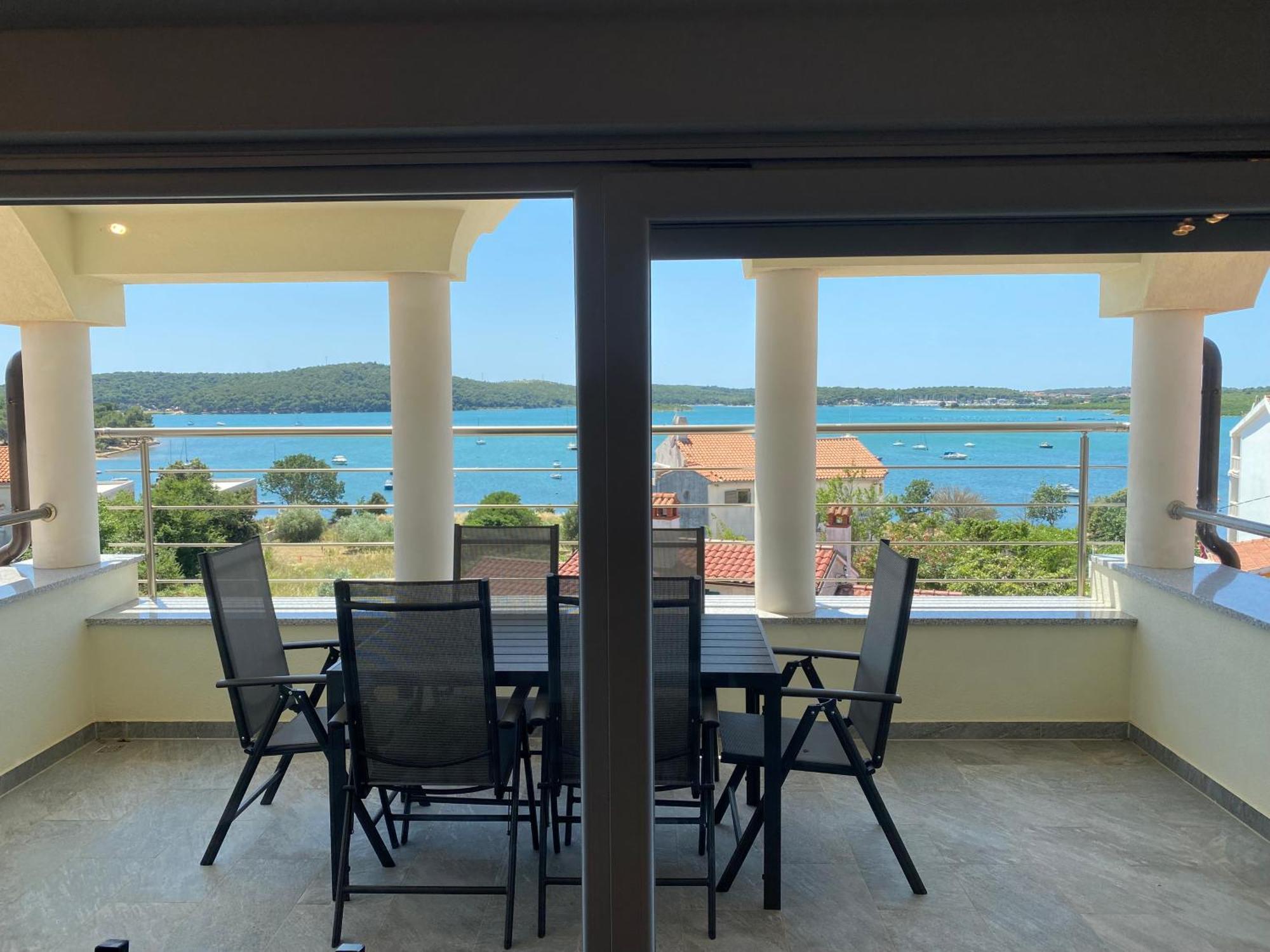 Villa Livi - Luxury Sea View Appartments Medulin Bagian luar foto